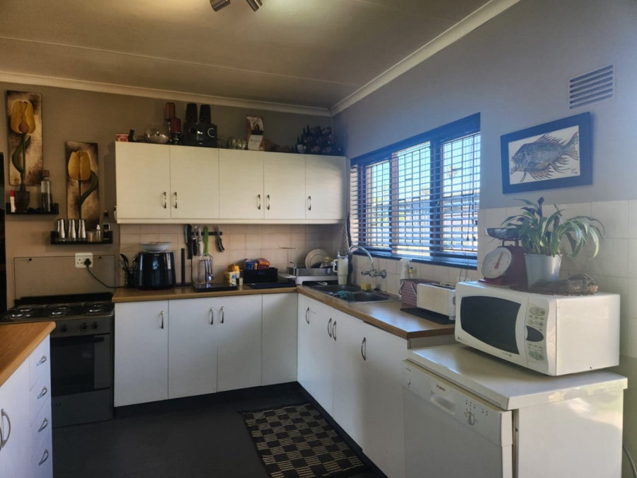 4 Bedroom Property for Sale in Groeneweide Park Western Cape
